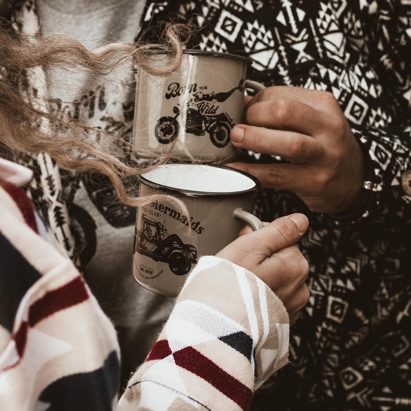 Fotografie košil, triček a plecháčků pro Astre People v Andalusii od studia Ysis